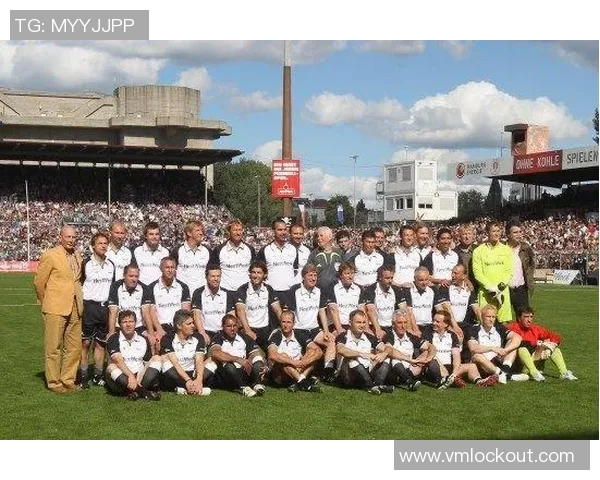 足球明星队精彩对决全明星阵容揭晓赛季最佳球员齐聚一堂